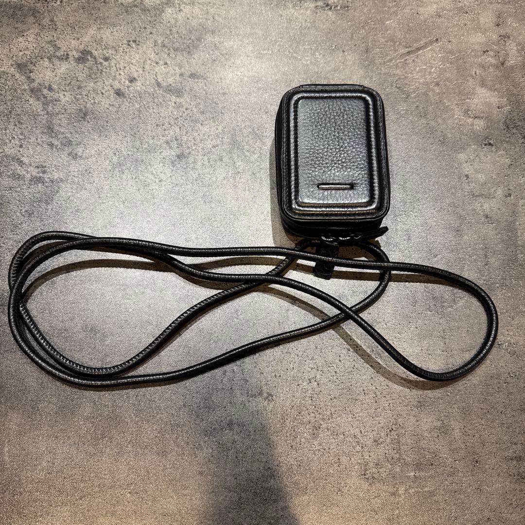 objcts.io ストラップ一体型マイクロバッグ ブラック