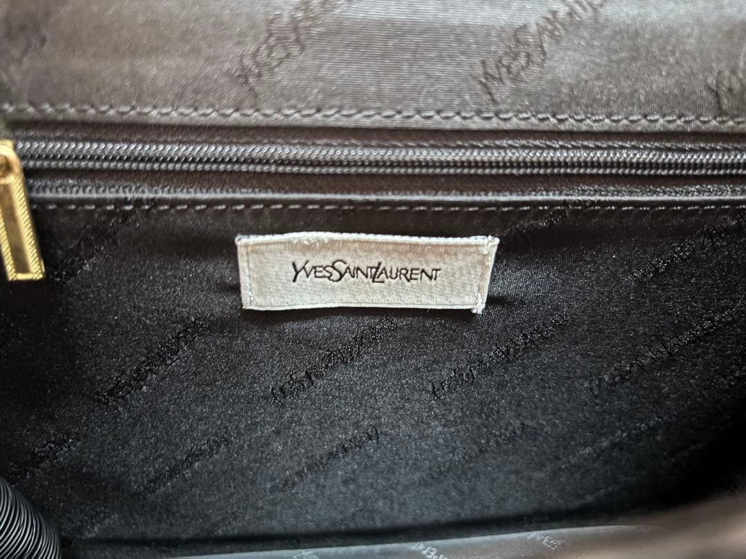 美品YVESSAINT LAURENT イヴサンローラン クラッチバックブラック