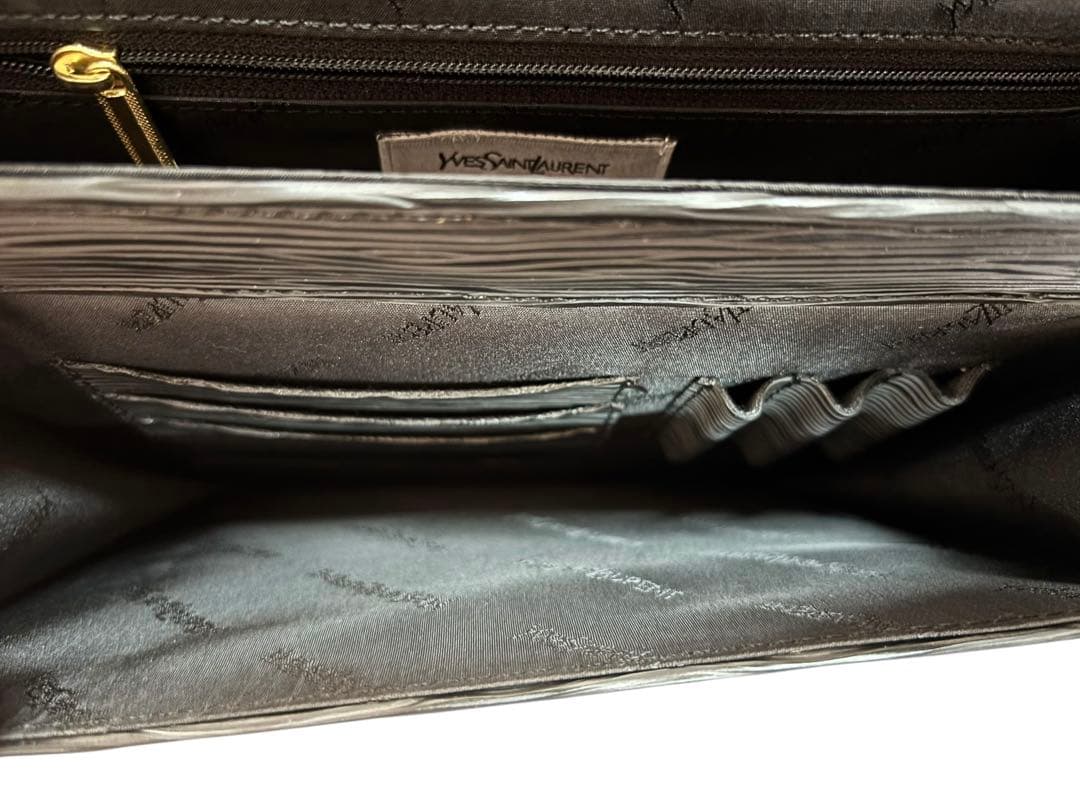 美品YVESSAINT LAURENT イヴサンローラン クラッチバックブラック