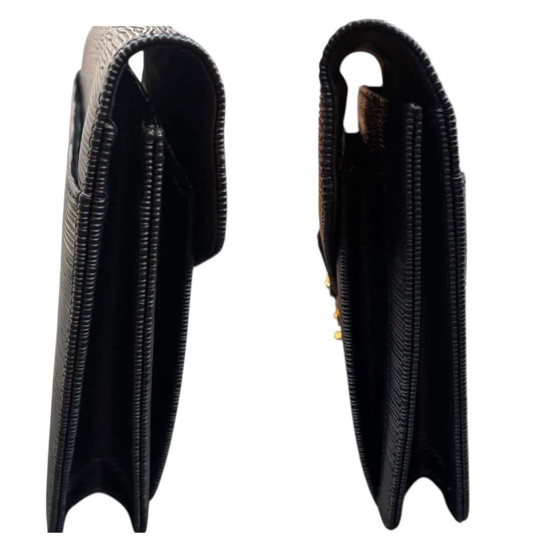 美品YVESSAINT LAURENT イヴサンローラン クラッチバックブラック