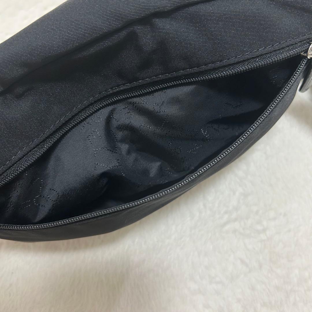 【極美品】ステラマッカートニー　ボディバッグ　ロゴベルト　ブラック