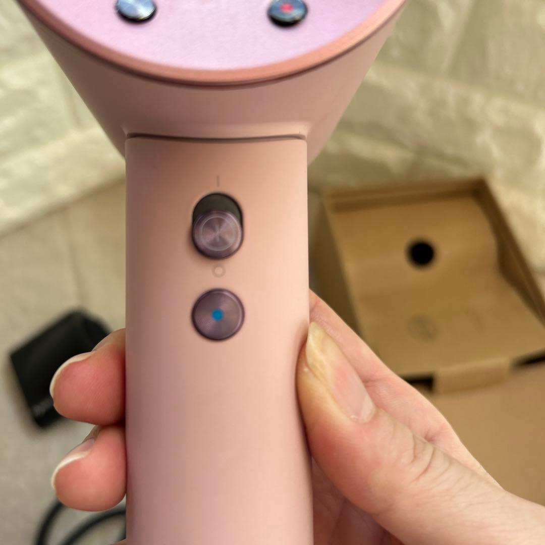 ダイソン　ドライヤー　さくらロゼゴールド
