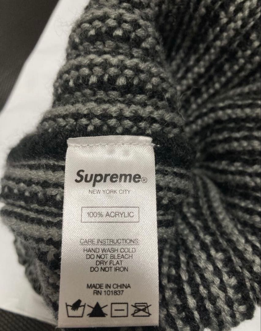Supreme ボンボン付きニット帽 ブラック・グレー