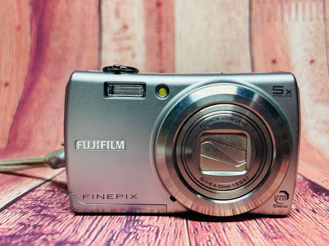 箱付き FUJIFILM 富士フィルム FINEPIX F100 デジタル