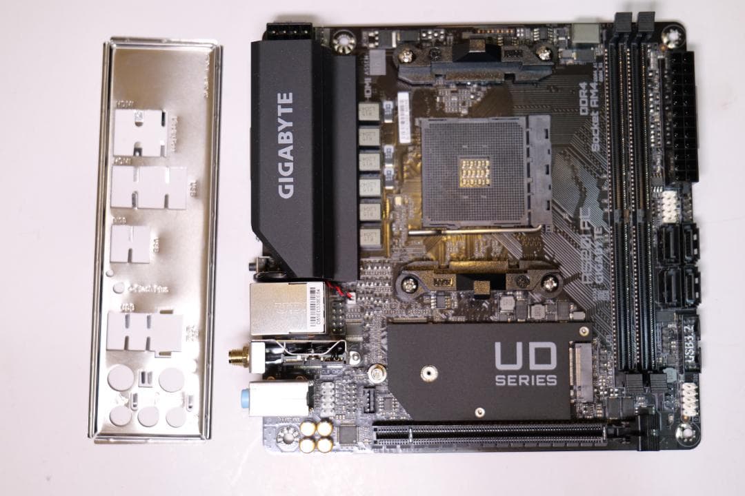 中古 GIGABYTE A520I AC Rev1.0 ITXマザボ WiFi