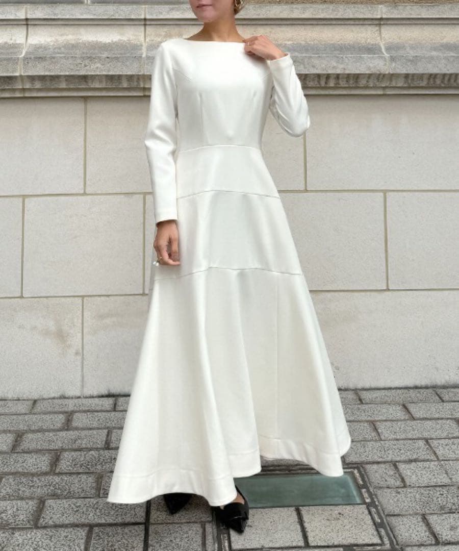 新品未使用タグ付き⭐︎JENNEフレア美ラインワンピース