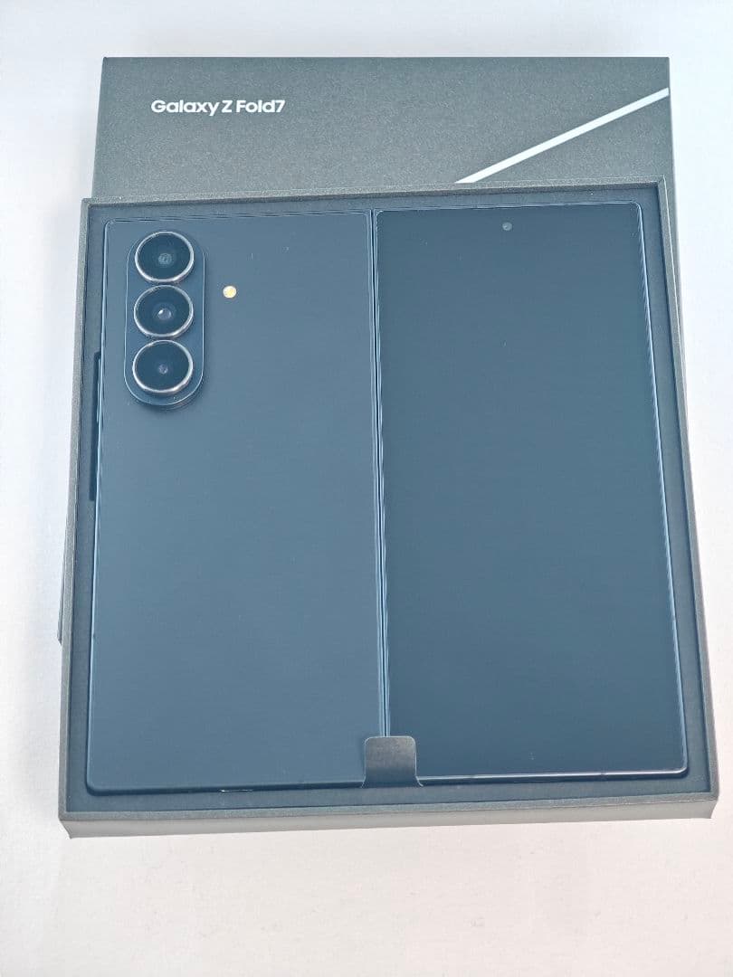 【Aランク】Galaxy Z Fold7 ジェットブラック 256GB 韓国版