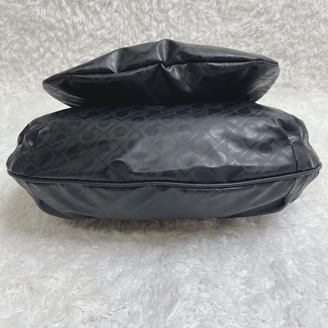 未使用級✨GHERARDINI ワンショルダーバッグ ナイロン ブラック 総柄
