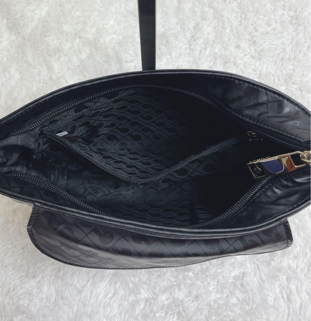 未使用級✨GHERARDINI ワンショルダーバッグ ナイロン ブラック 総柄