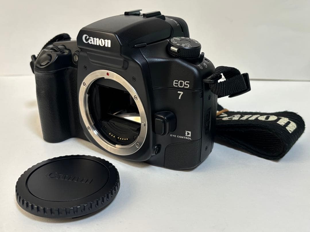 フィルム一眼レフ キヤノン Canon EOS7 28-300mmレンズ付