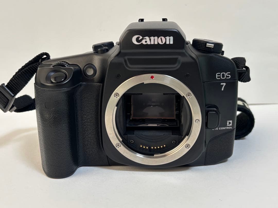 フィルム一眼レフ キヤノン Canon EOS7 28-300mmレンズ付