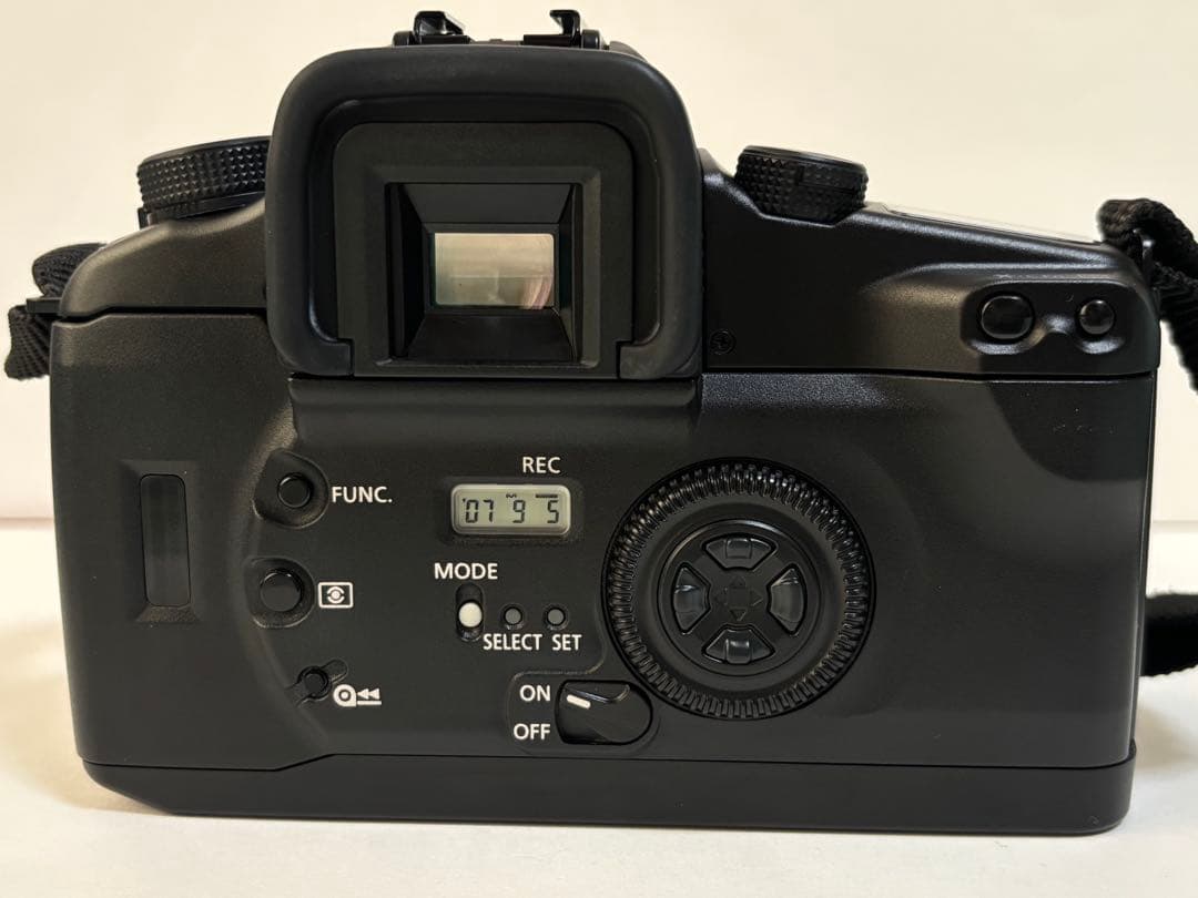 フィルム一眼レフ キヤノン Canon EOS7 28-300mmレンズ付