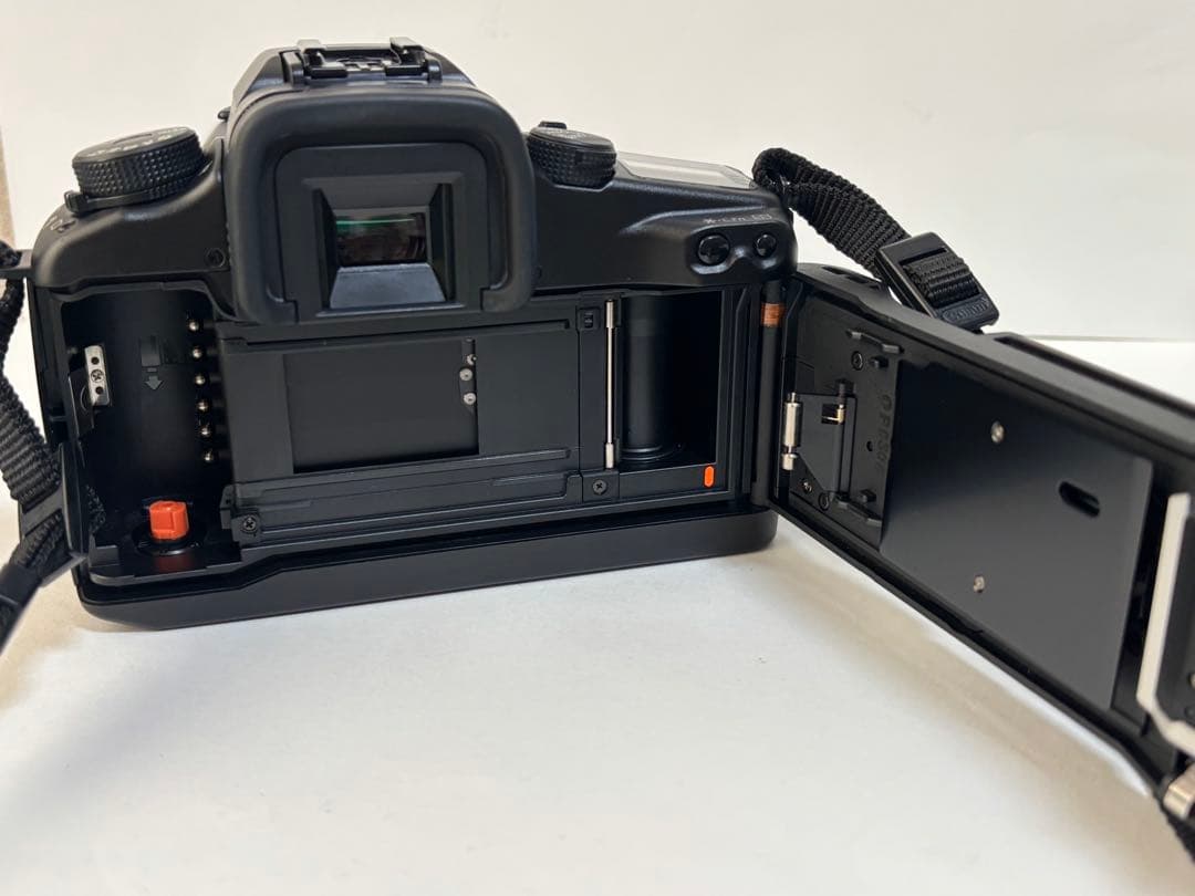 フィルム一眼レフ キヤノン Canon EOS7 28-300mmレンズ付