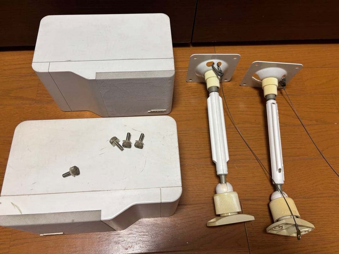 稀少　BOSE ボーズ 101ITスピーカー ホワイト 専用取付金具（天井吊）付