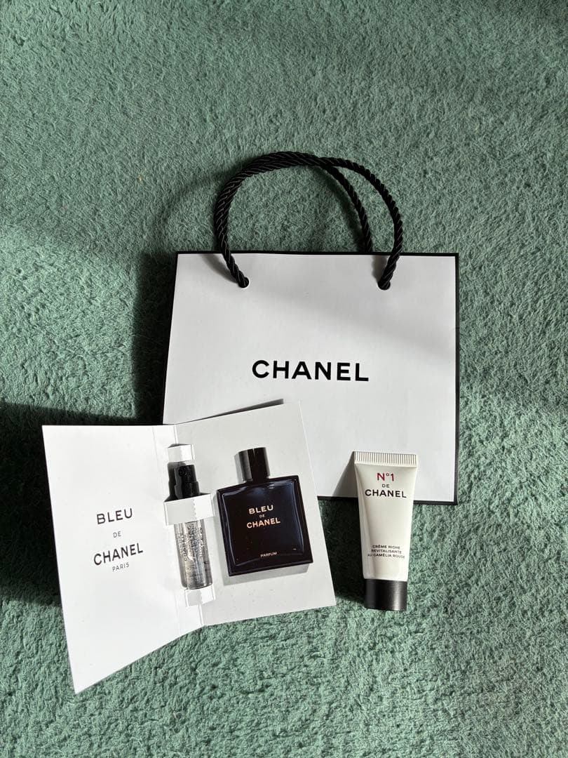 CHANEL ホリデー限定セット　アイシャドウ＆マスカラセット2025