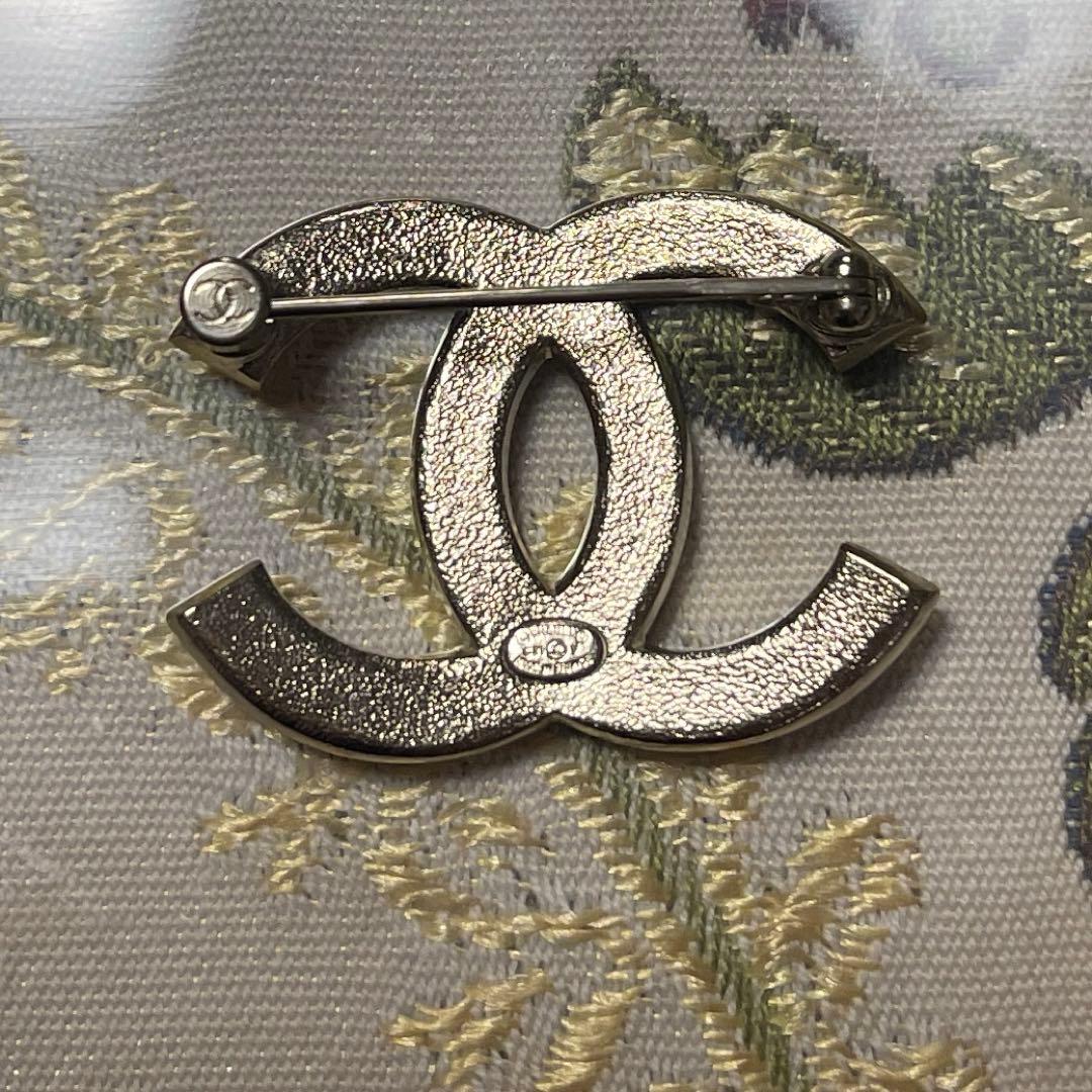 CHANEL ブローチ　ミニポーチ付き