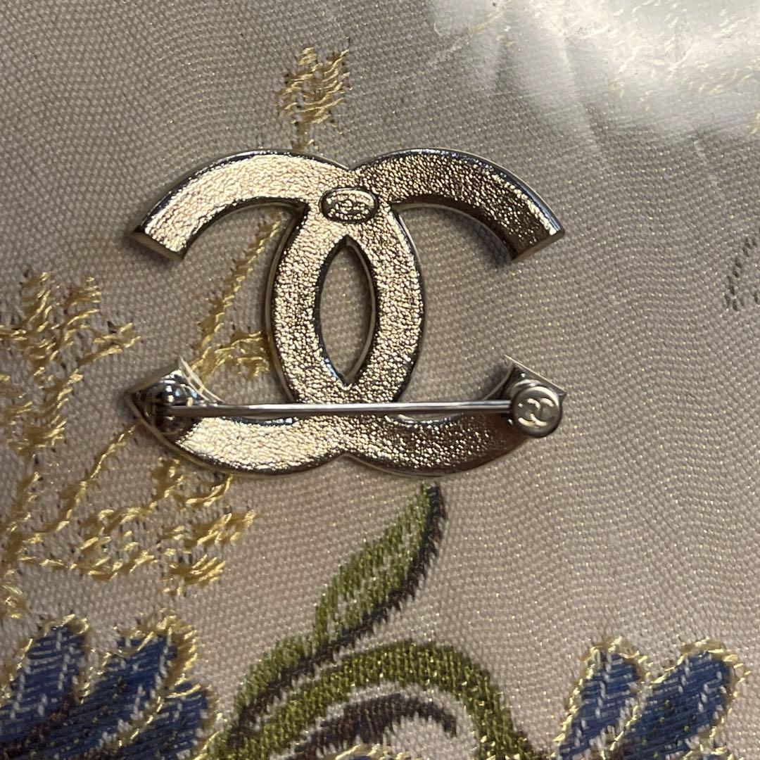 CHANEL ブローチ　ミニポーチ付き