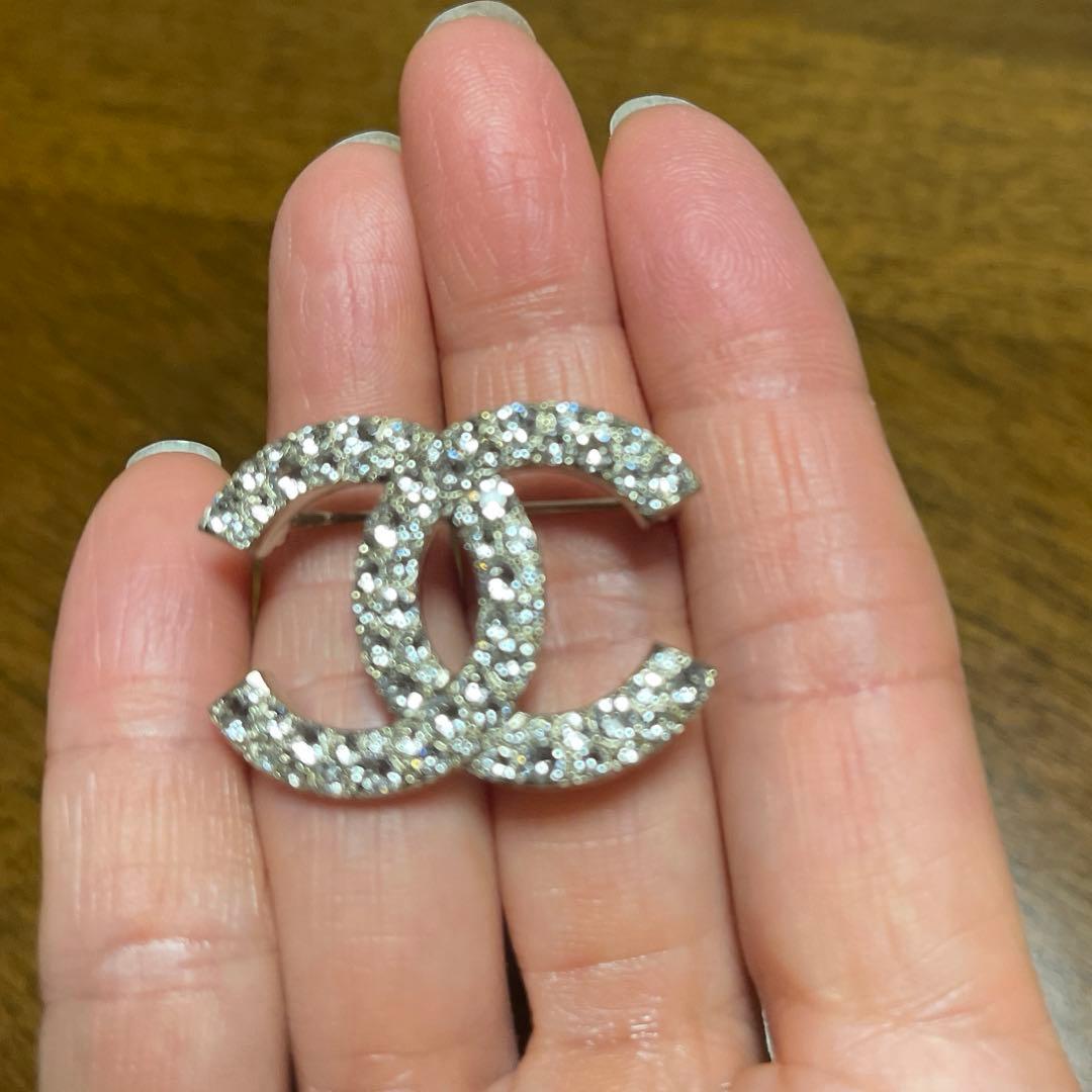 CHANEL ブローチ　ミニポーチ付き