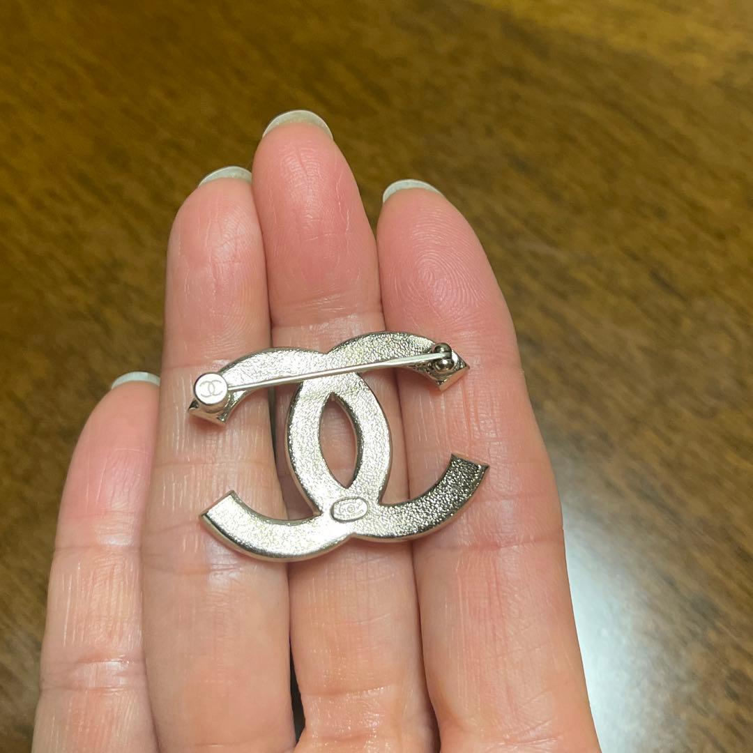 CHANEL ブローチ　ミニポーチ付き