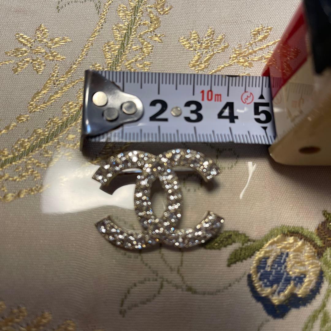 CHANEL ブローチ　ミニポーチ付き