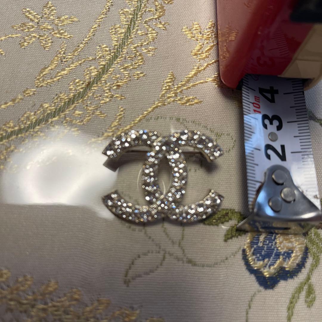 CHANEL ブローチ　ミニポーチ付き