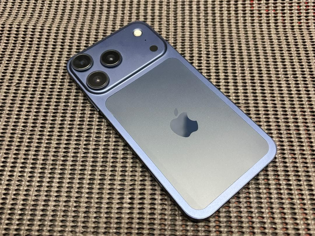 iphoneXR 64g/iphone17PRO Deep Blue 外装交換！