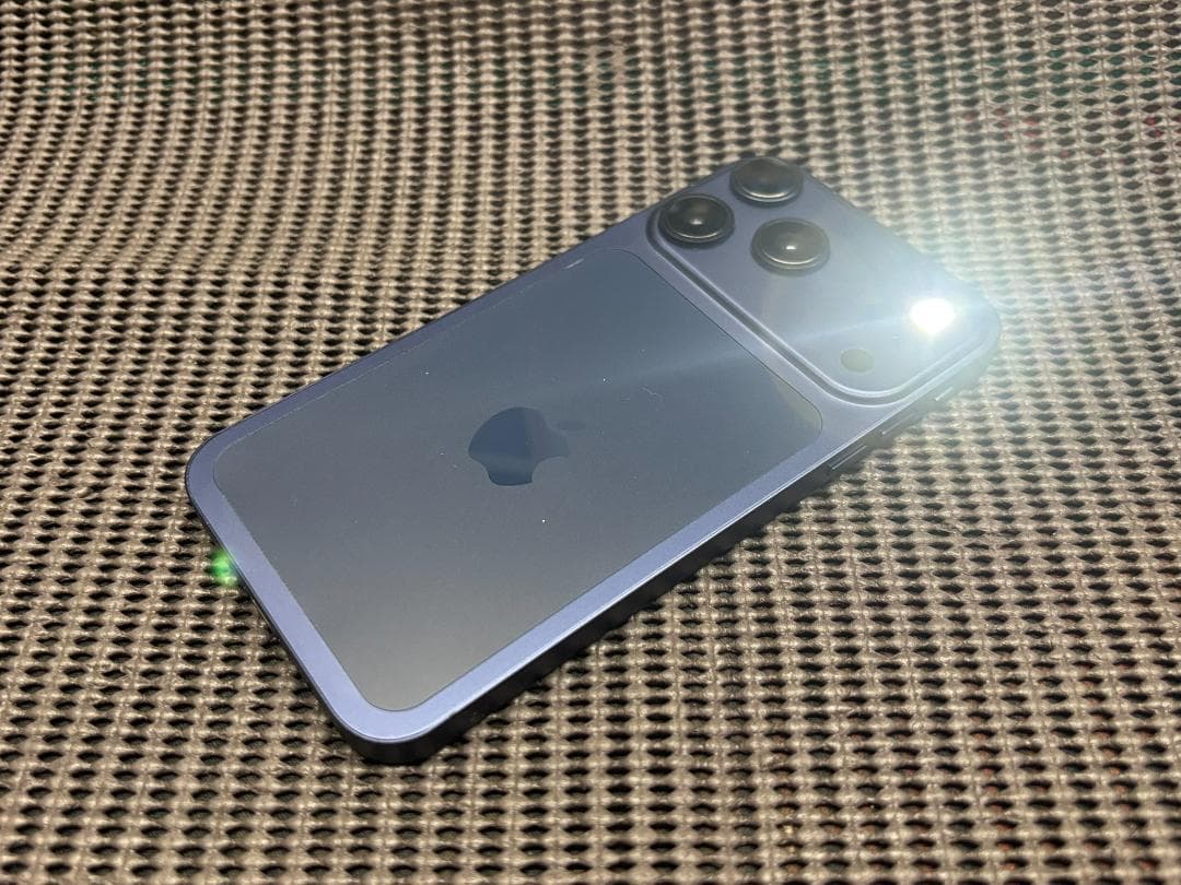 iphoneXR 64g/iphone17PRO Deep Blue 外装交換！