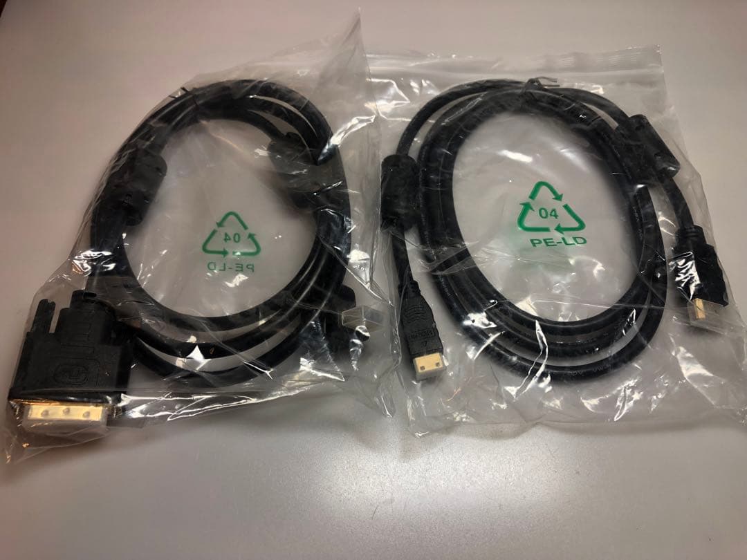 LCD97 9.7インチ モニター 本体　付属品