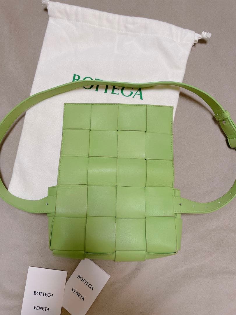ボッテガヴェネタ　イントレチャート　ベルトカセット　ボディバック