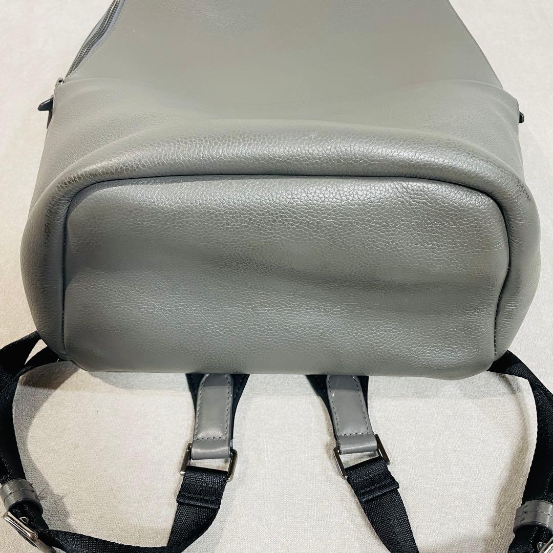 【美品!】COLE HAAN トライボロ バックパック グレー レザー