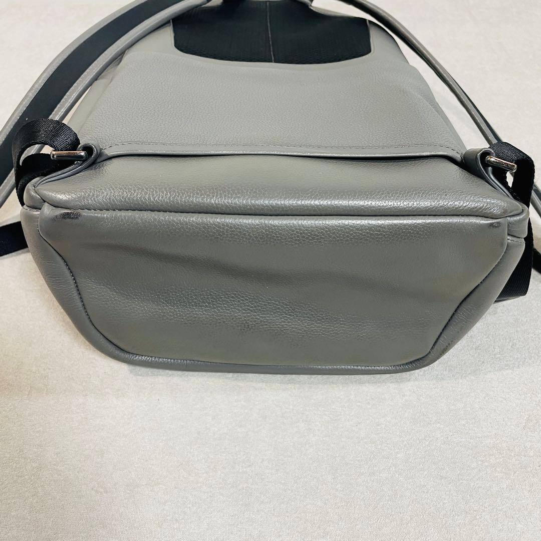【美品!】COLE HAAN トライボロ バックパック グレー レザー