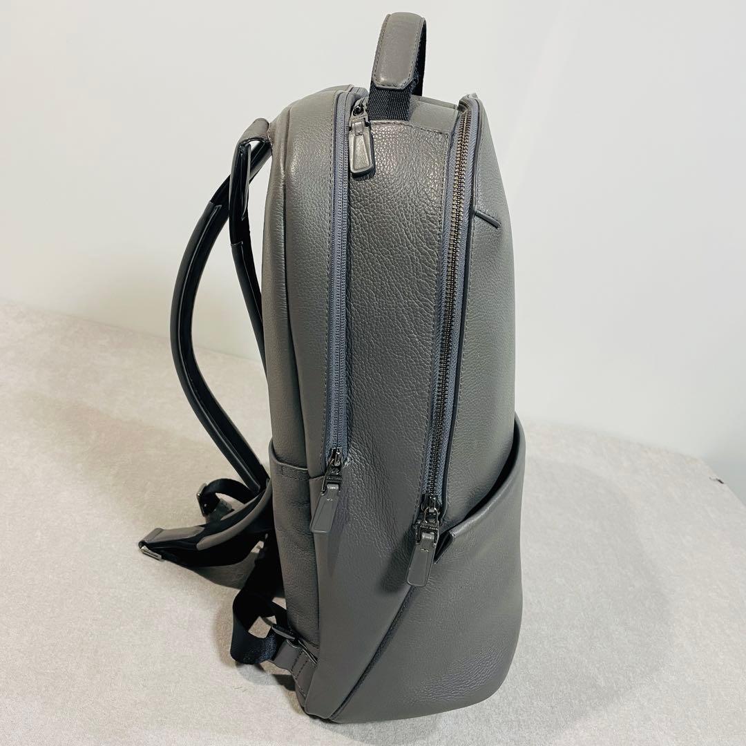 【美品!】COLE HAAN トライボロ バックパック グレー レザー