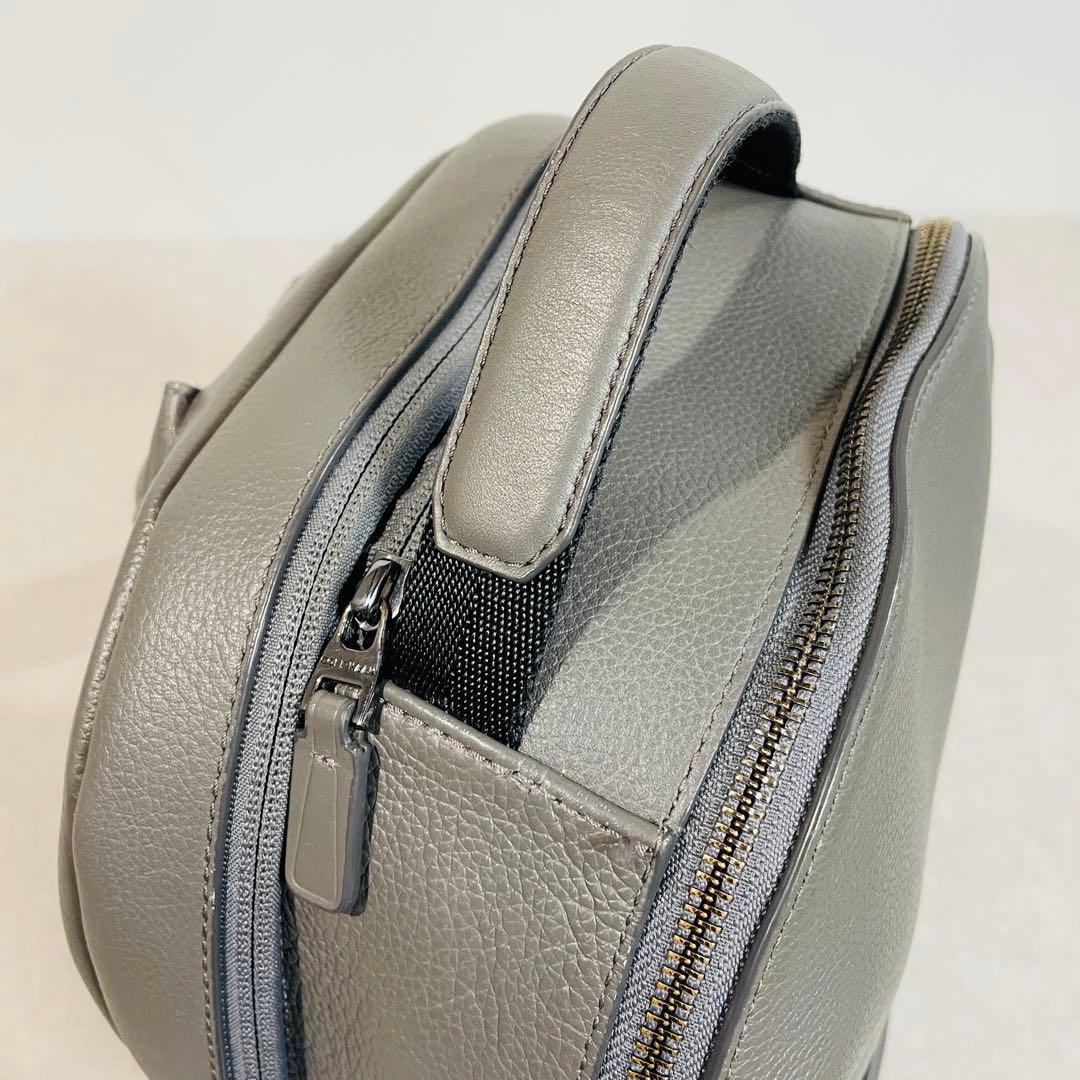 【美品!】COLE HAAN トライボロ バックパック グレー レザー