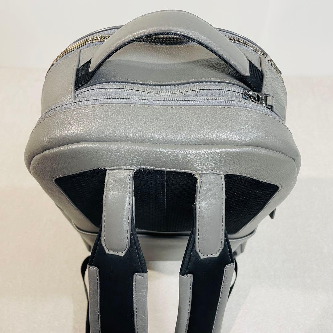 【美品!】COLE HAAN トライボロ バックパック グレー レザー