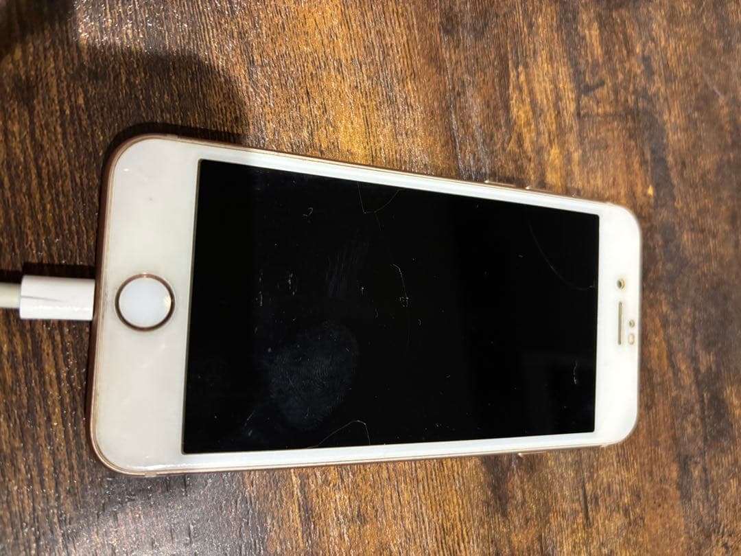 Apple iPhone 8 ゴールド本体のみ