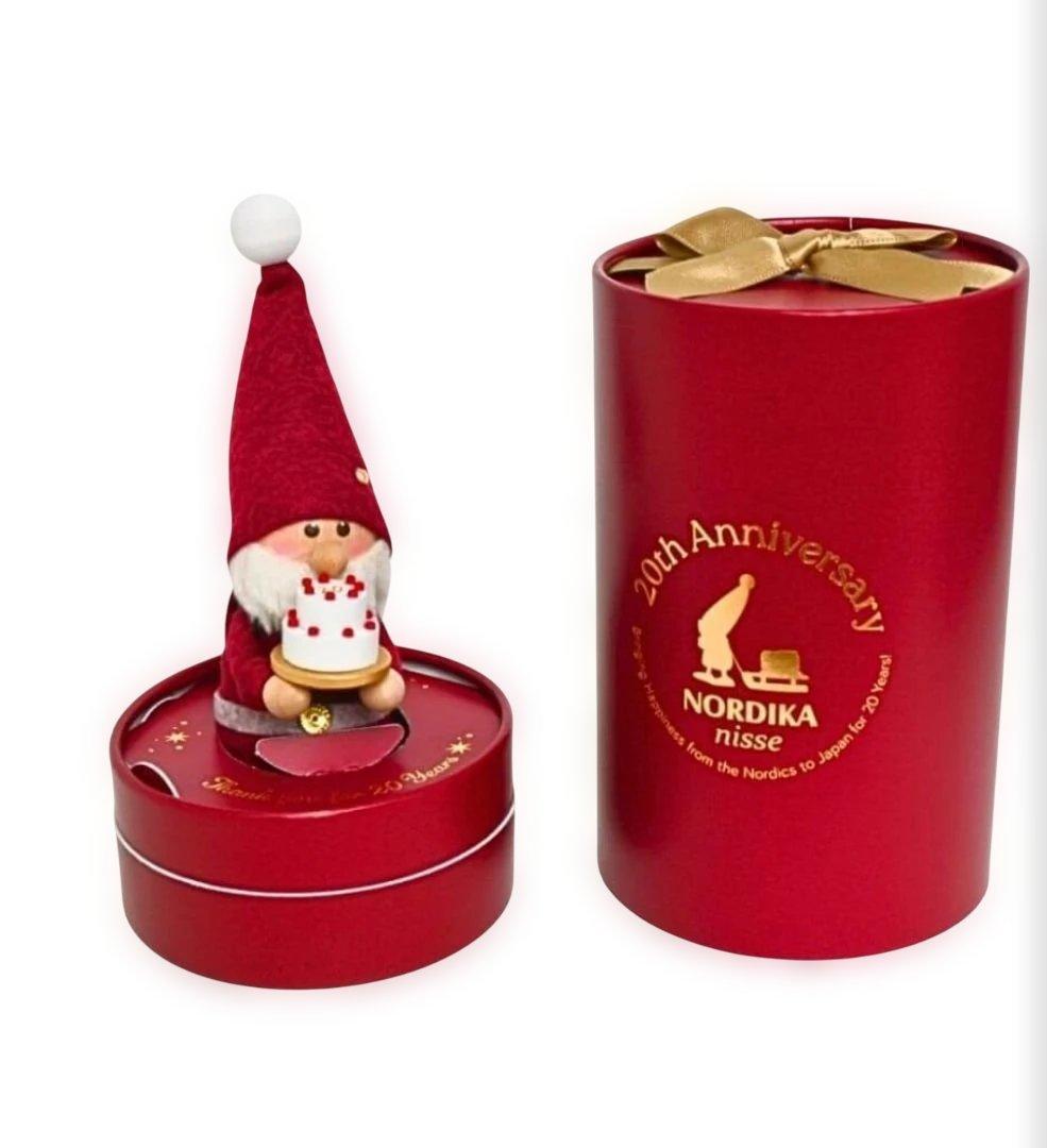 ★ノルディカニッセ　20周年限定品　ケーキを持った　サンタ★