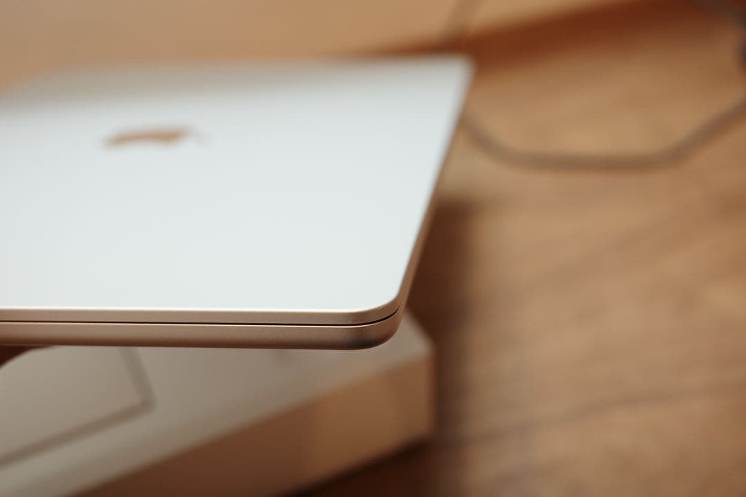 MacBook Air 15インチ M2チップ 8GB/256GB