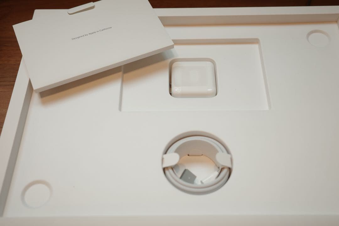 MacBook Air 15インチ M2チップ 8GB/256GB