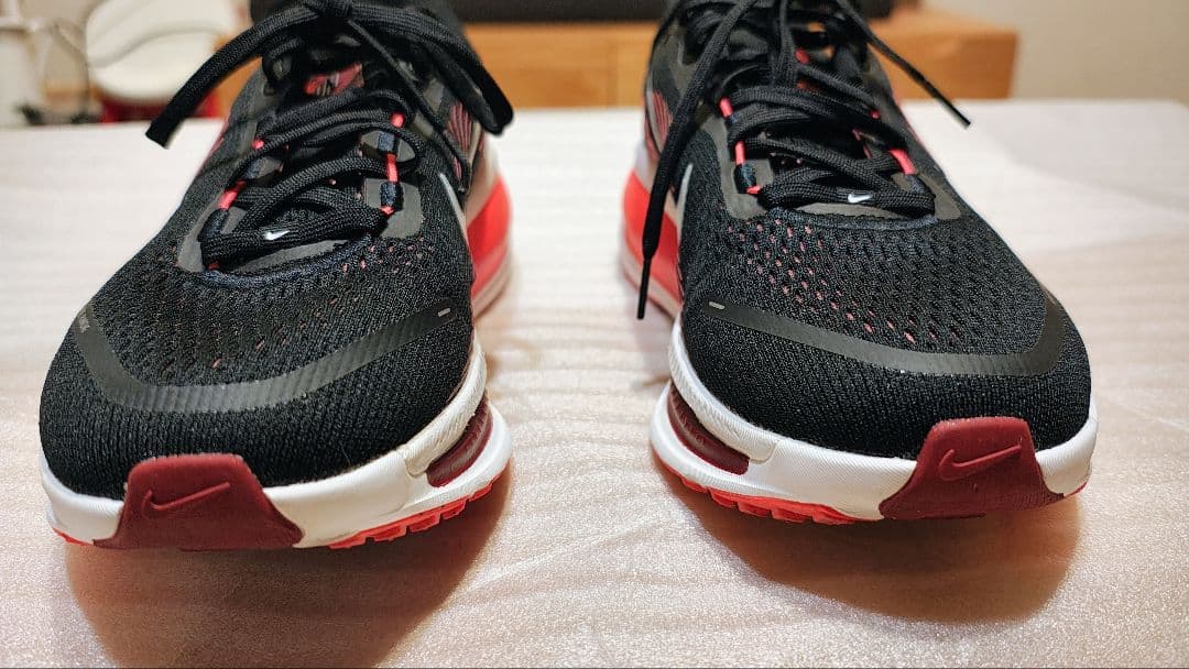 NIKE ランニングシューズ ボメロ18 26cm