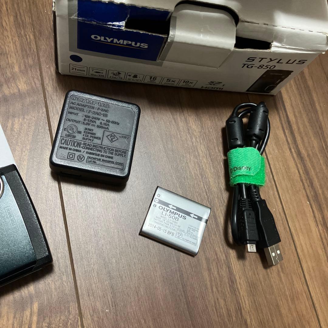 Olympus Tough デジタルカメラ