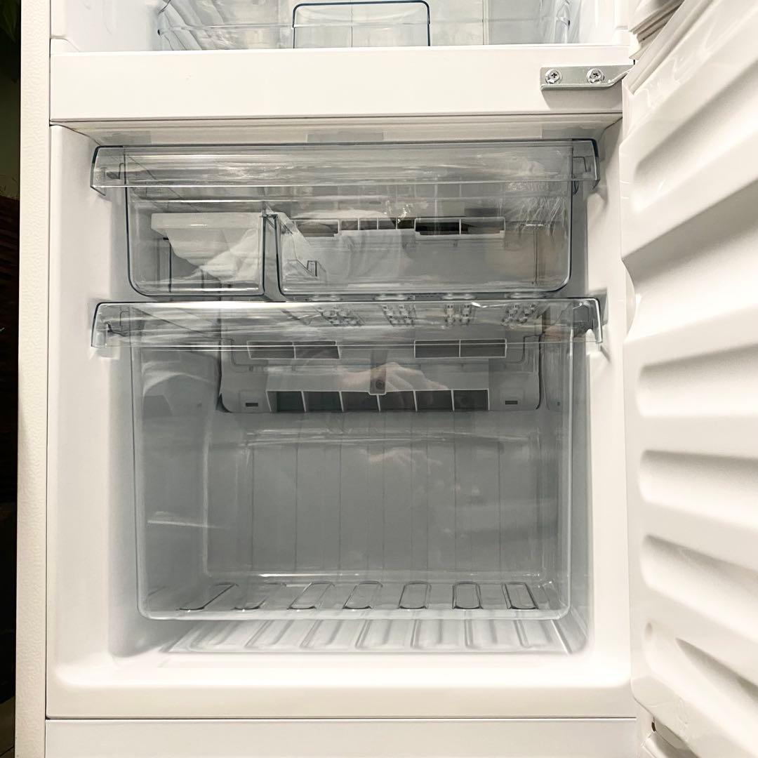 ニレ！白くて四角くてシンプルがいい！2ドア冷凍冷蔵庫110L