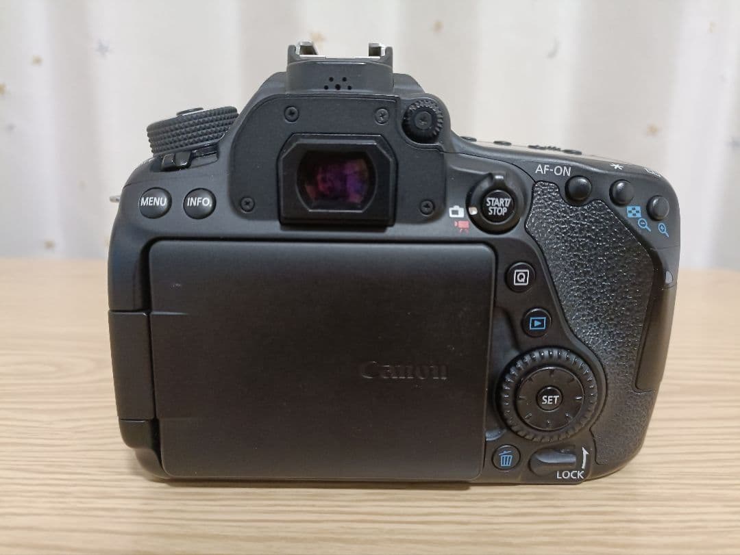 Canon EOS 80D 一眼レフカメラ 本体 バッテリー付き