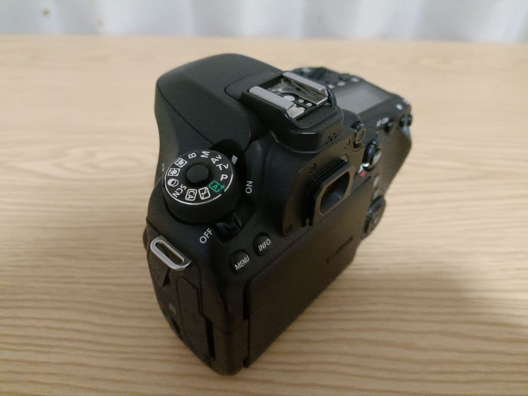 Canon EOS 80D 一眼レフカメラ 本体 バッテリー付き