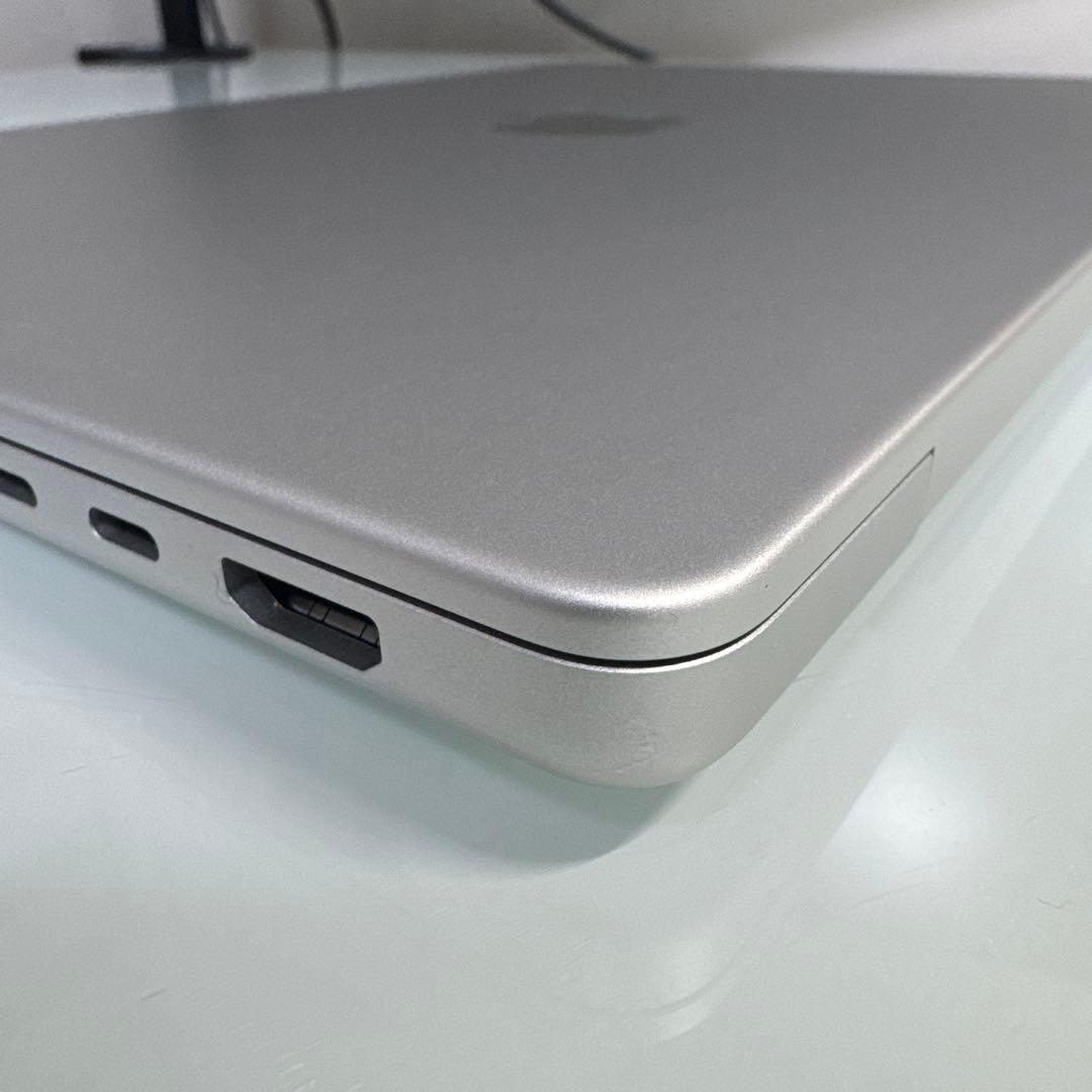 超美品 MacBookPro(M4) 16GB 512GB