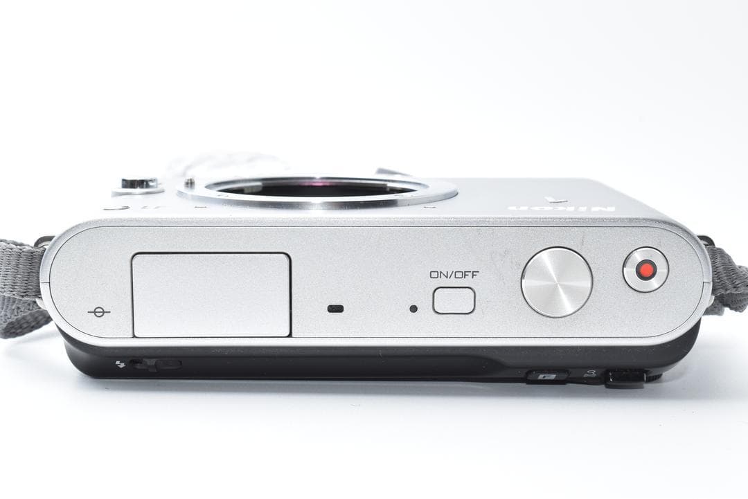 【美品】Nikon 1 J1 シルバー ボディ