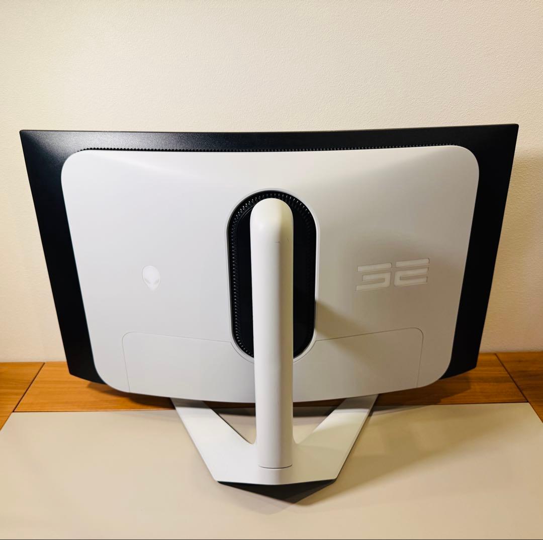 Dell 32インチ4K QD-OLED曲面ゲーミングモニターAW3225QF