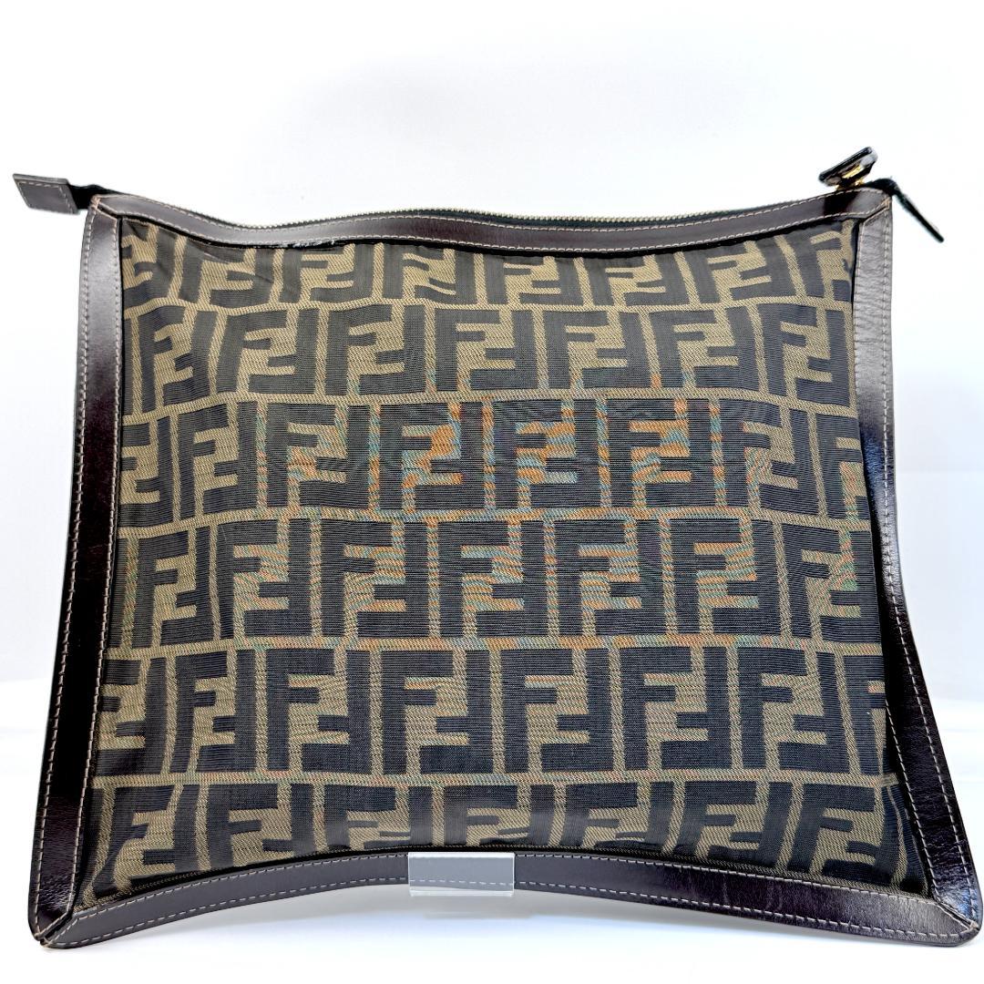 極美品 FENDI ズッカ セカンドバッグ クラッチバッグ FF金具 レザー