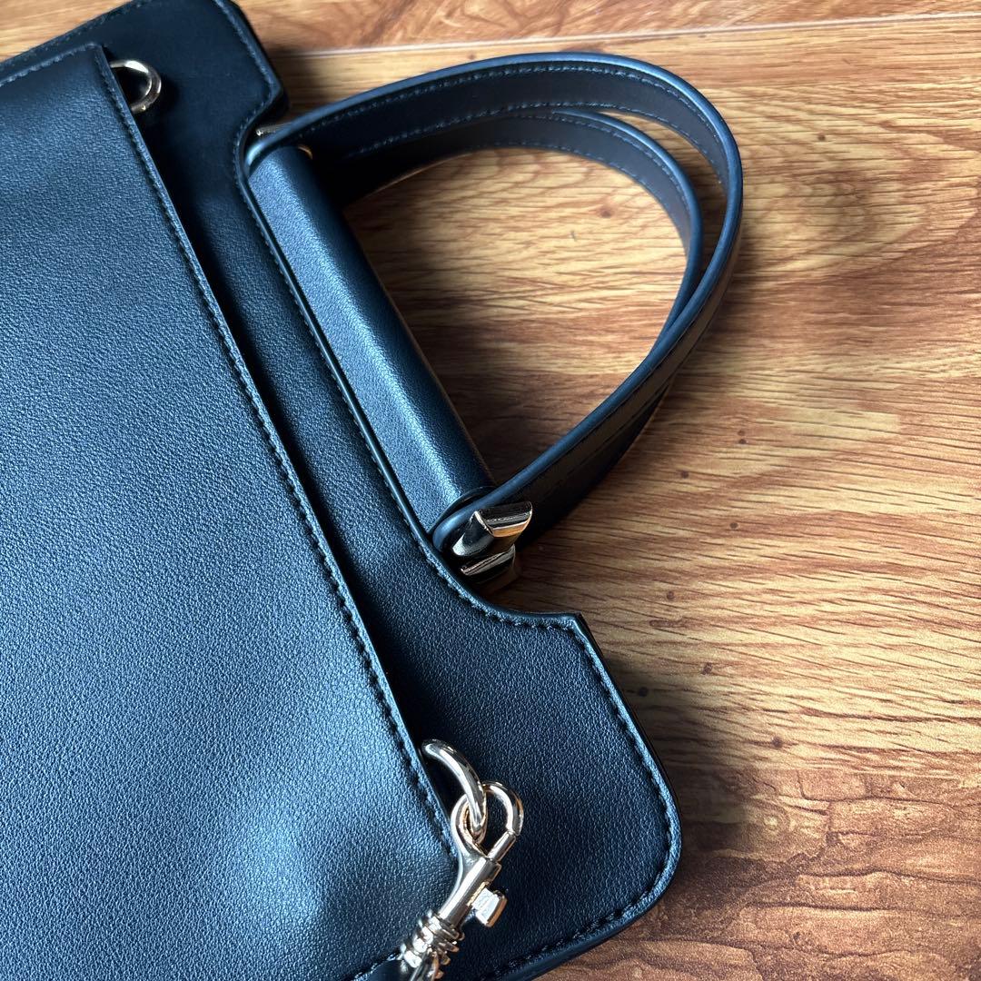 poláura 2wayスリムPCバッグ