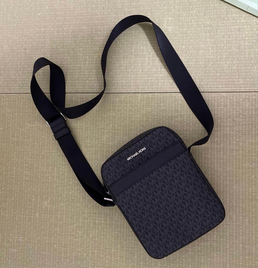 マイケルコースショルダーバッグ