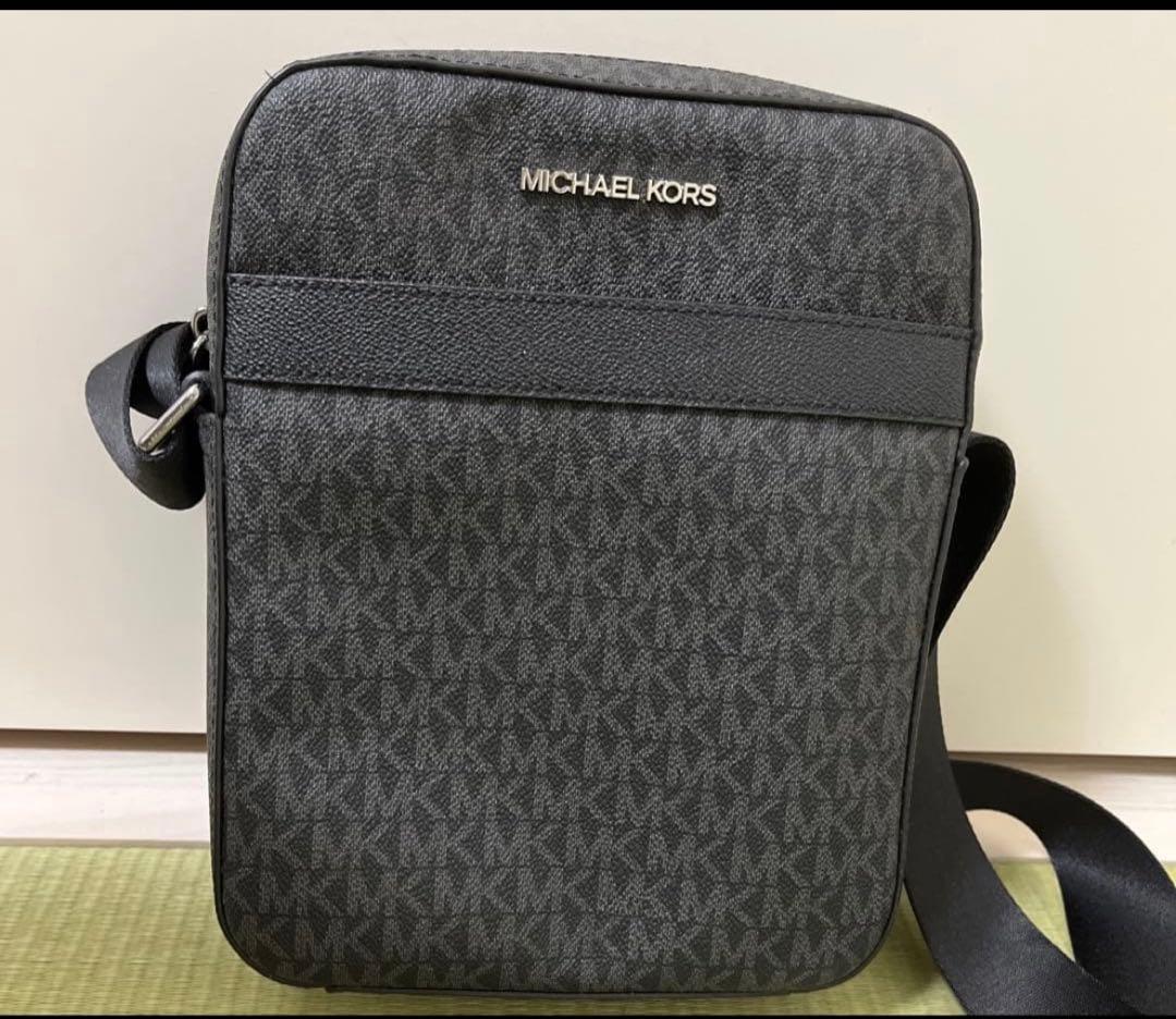 マイケルコースショルダーバッグ